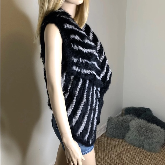 Dolce Cabo Black & White Rabbit Fur Vest S NWT - Picture 2 of 5